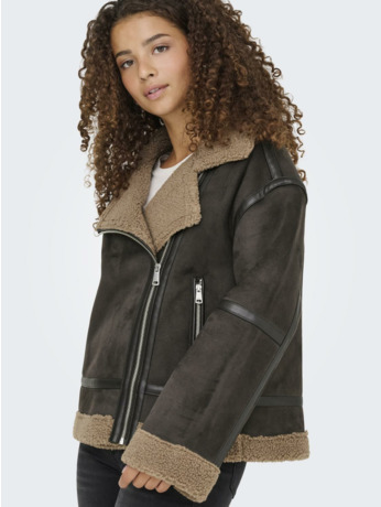 Hood w. String Regulation