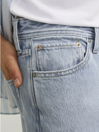 Relaxed fit jeans