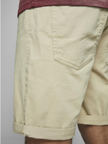 Regular fit short