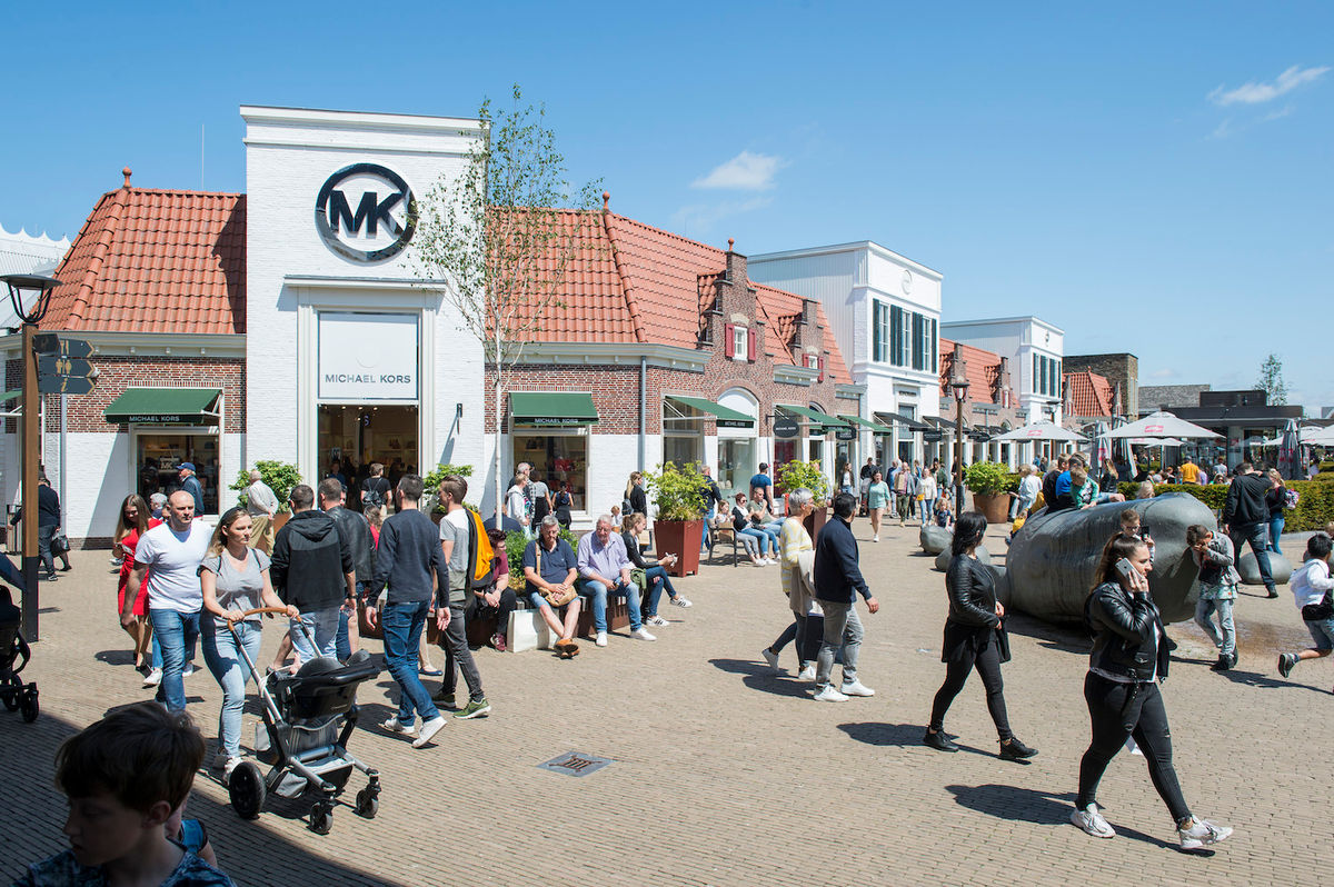 batavia stad shopping outlet seasonal image